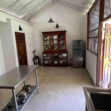 Wattala Villa- The Guardian Bungalow Buitenkant foto